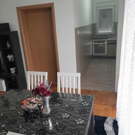 Apartman Lorena *